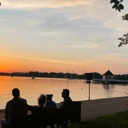 Break 2, Promenada, Przy Jeziorze