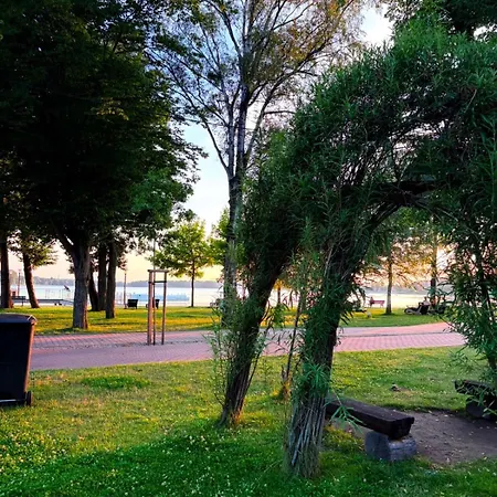 Break 3 & 4, Promenada, Przy Jeziorze